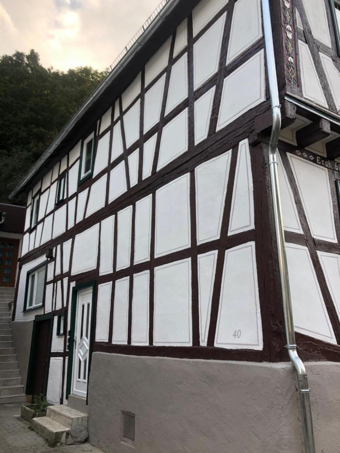 Schoene Ferienwohnung Gewoelbekeller Fachwerkhaus บาคาราค ภายนอก รูปภาพ